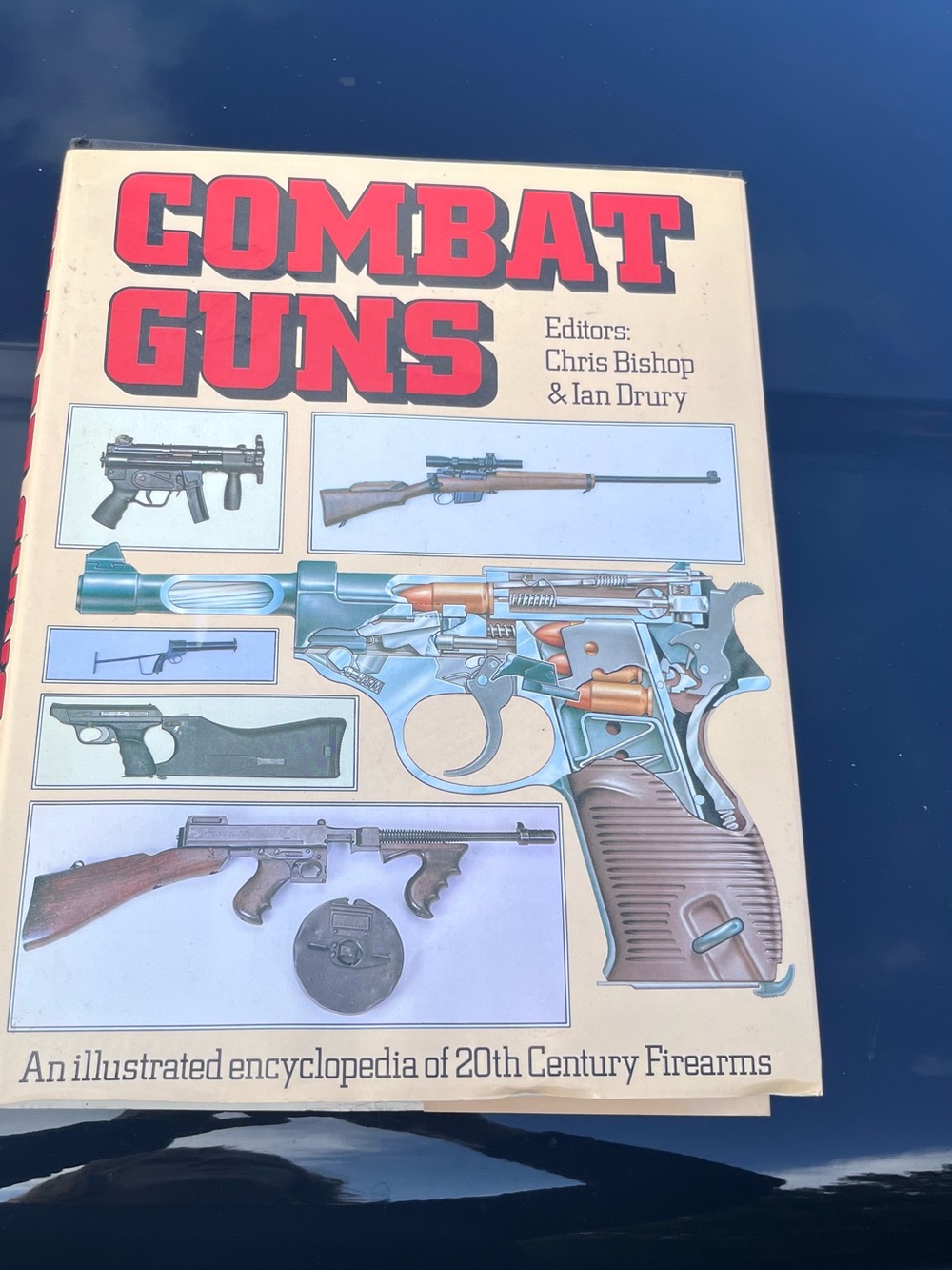 Combat Guns Illustrated Encyclopedia - Beige Cover